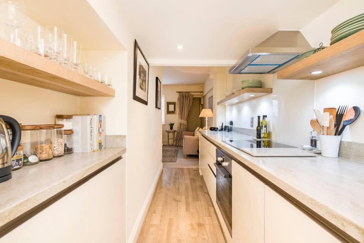 Delightful 2 Bed In Notting Hill - 5 Min From Tube * Londra